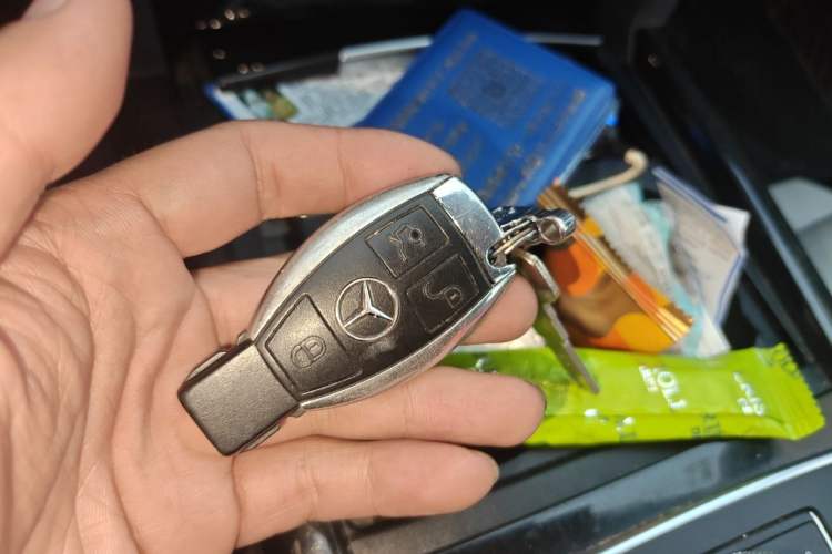 Used Mercedes-Benz E-Class 2009 E 300 Fashion Model Vehicle Key