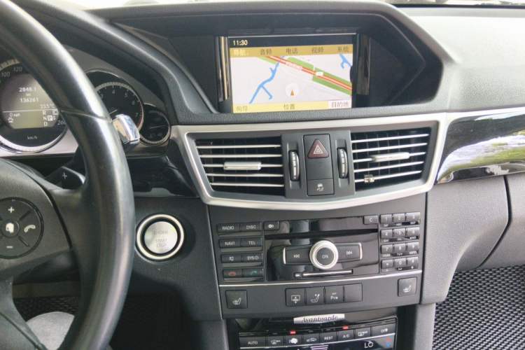 Used Mercedes-Benz E-Class 2009 E 300 Fashion Model Audio And AC Panel