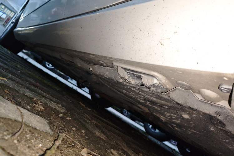 Used Mercedes-Benz E-Class 2009 E 300 Elegant Model Chassis Rear Left