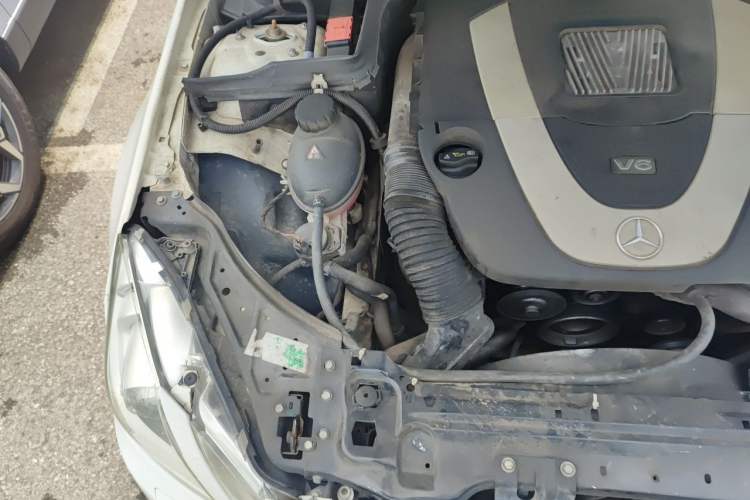 Used Mercedes-Benz E-Class 2009 E 350 Coupe Engine Bay Right