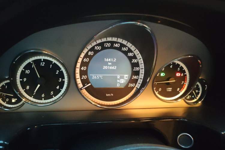 Used Mercedes-Benz E-Class 2009 E 300 Elegant Model Odometer Close Up