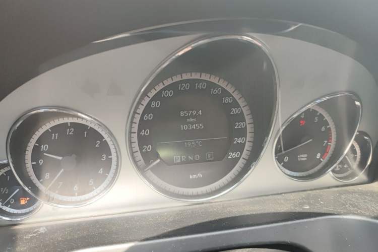 Used Mercedes-Benz E-Class 2009 E 350 Coupe Odometer Close Up