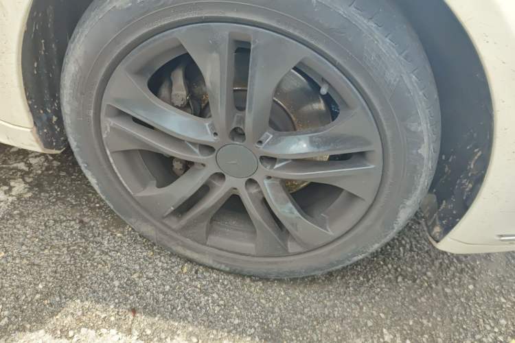 Used Mercedes-Benz E-Class 2009 E 350 Coupe Right Front Wheel Hub