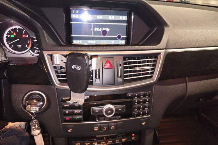 Used Mercedes-Benz E-Class 2010 E 300 L Fashion Model Audio And AC Panel
