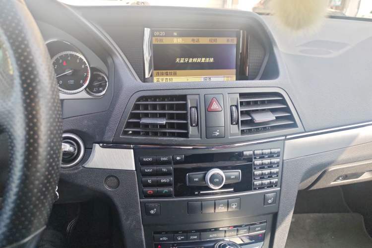 Used Mercedes-Benz E-Class 2010 E 260 CGI Coupe Audio And AC Panel
