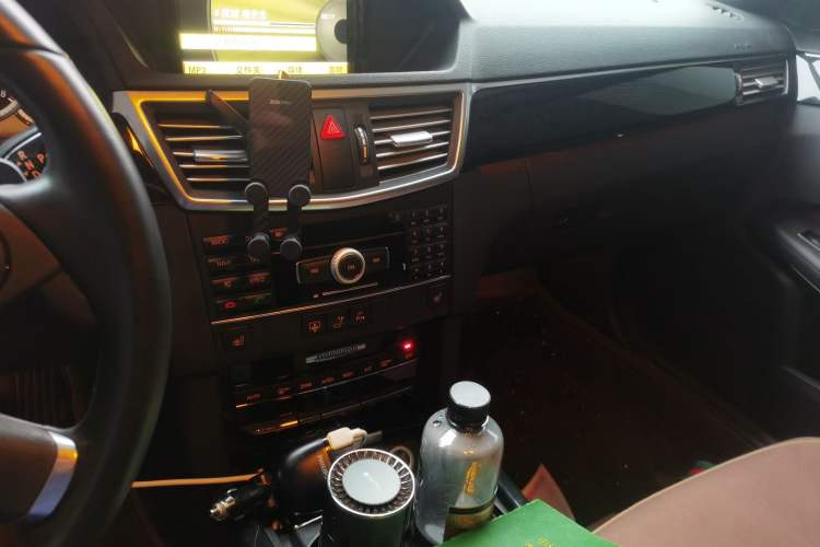 Used Mercedes-Benz E-Class 2010 E 300 L Fashion Model Audio And AC Panel
