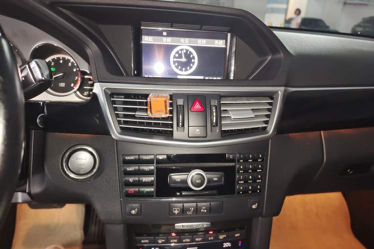 Used Mercedes-Benz E-Class 2010 E 300 Fashion Luxury Edition Audio And AC Panel