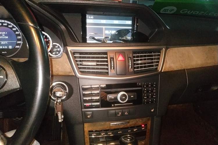 Used Mercedes-Benz E-Class 2010 E 200 CGI Elegant Model Audio And AC Panel