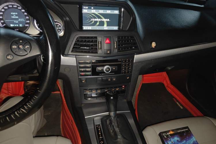 Used Mercedes-Benz E-Class 2010 E 260 CGI Coupe Audio And AC Panel