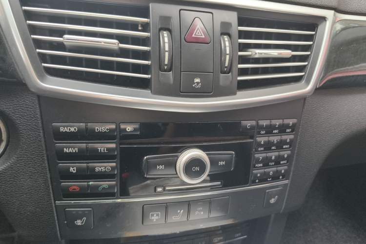 Used Mercedes-Benz E-Class 2010 E 300 Elegant Luxury Edition Audio And AC Panel