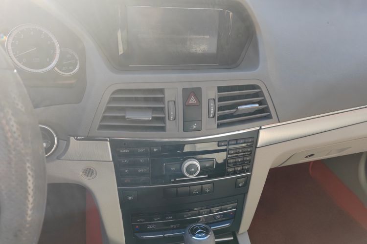 Used Mercedes-Benz E-Class 2010 E 260 CGI Coupe Audio And AC Panel