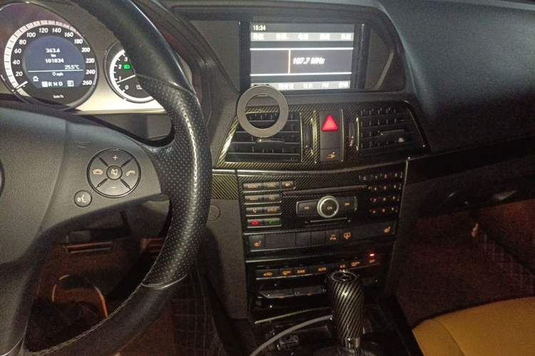 Used Mercedes-Benz E-Class 2010 E 260 CGI Coupe Audio And AC Panel