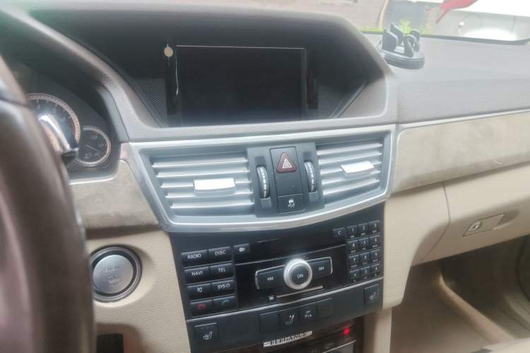 Used Mercedes-Benz E-Class 2010 E 300 Elegant Luxury Edition Audio And AC Panel