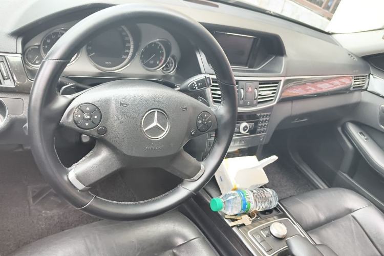Used Mercedes-Benz E-Class 2010 E 300 Elegant Luxury Edition Center Console