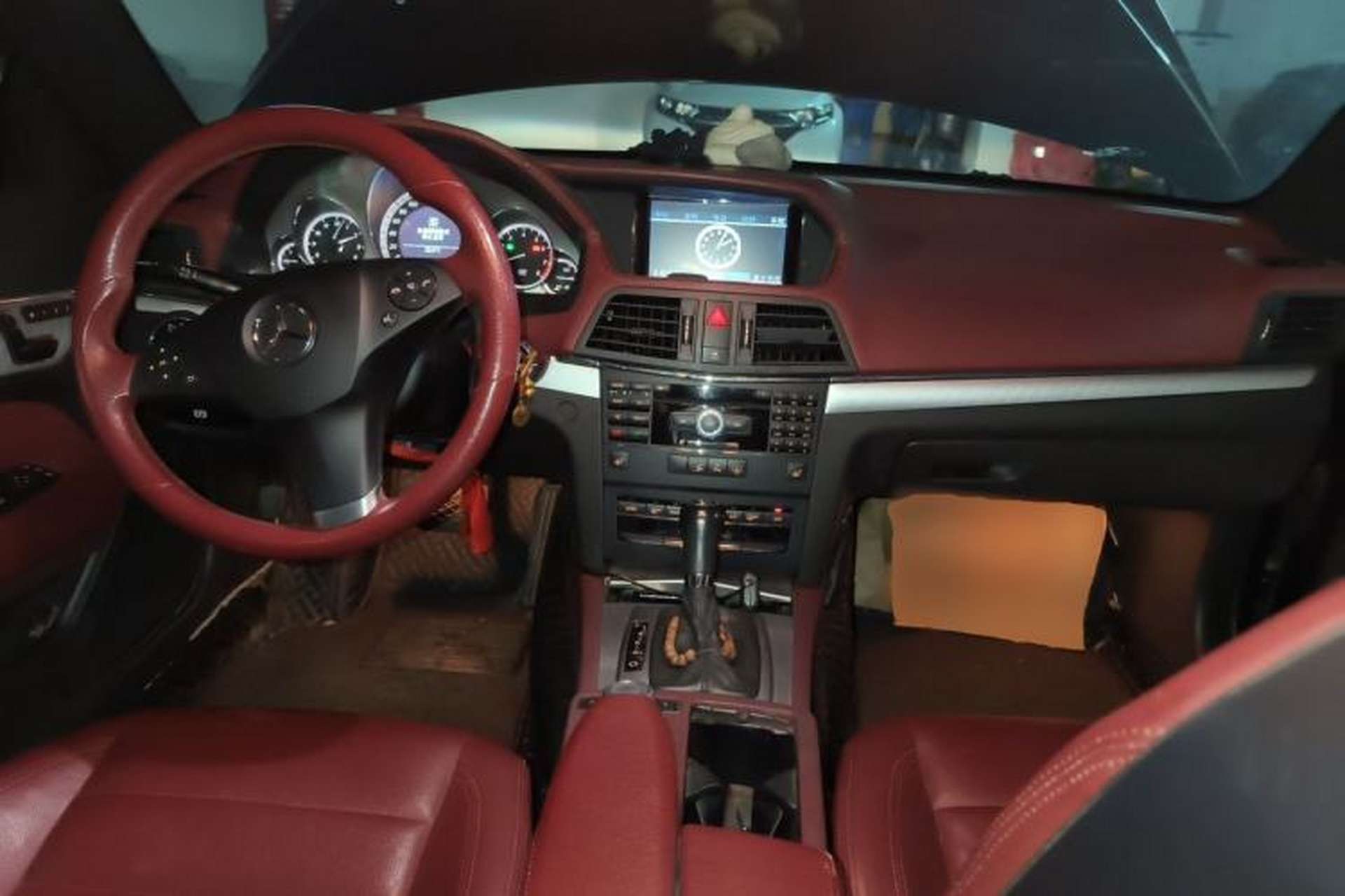 Used Mercedes-Benz E-Class 2010 E 260 CGI Coupe Center Console