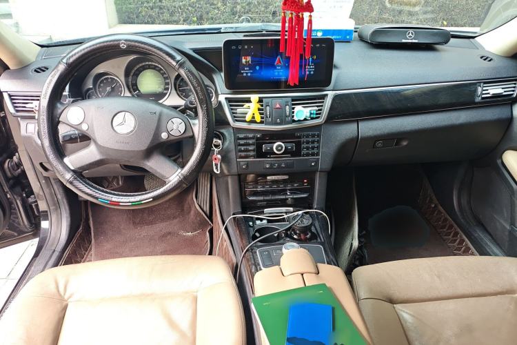 Used Mercedes-Benz E-Class 2010 E 300 L Fashion Model Center Console