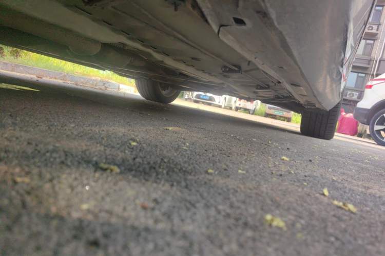 Used Mercedes-Benz E-Class 2010 E 300 L Fashion Model Chassis Front Left