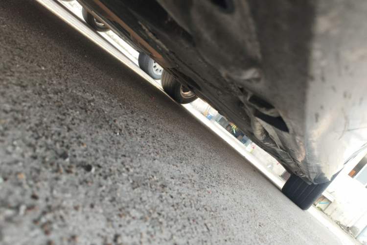 Used Mercedes-Benz E-Class 2010 E 300 L Fashion Model Chassis Front Left