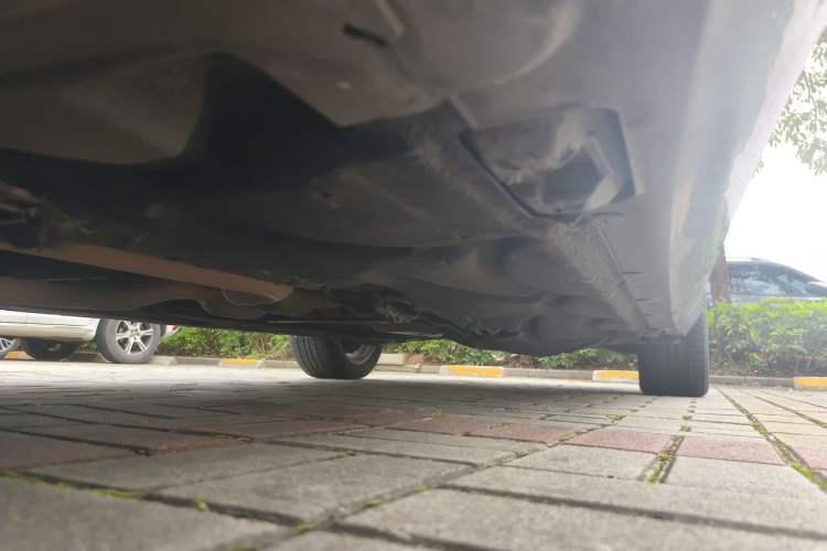Used Mercedes-Benz E-Class 2010 E 300 L Fashion Model Chassis Front Left