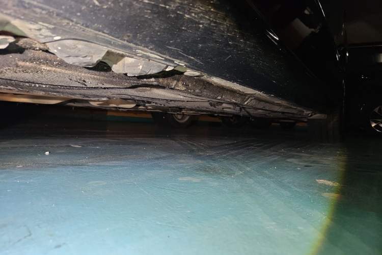 Used Mercedes-Benz E-Class 2010 E 300 L Fashion Model Chassis Front Left