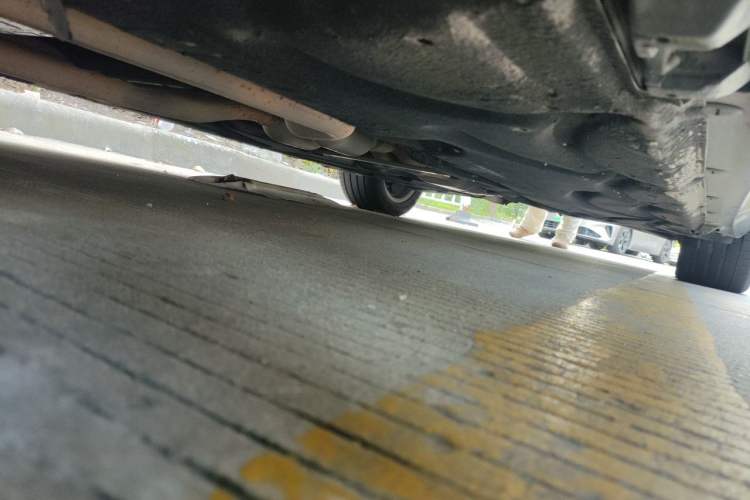 Used Mercedes-Benz E-Class 2010 E 300 L Fashion Model Chassis Front Left