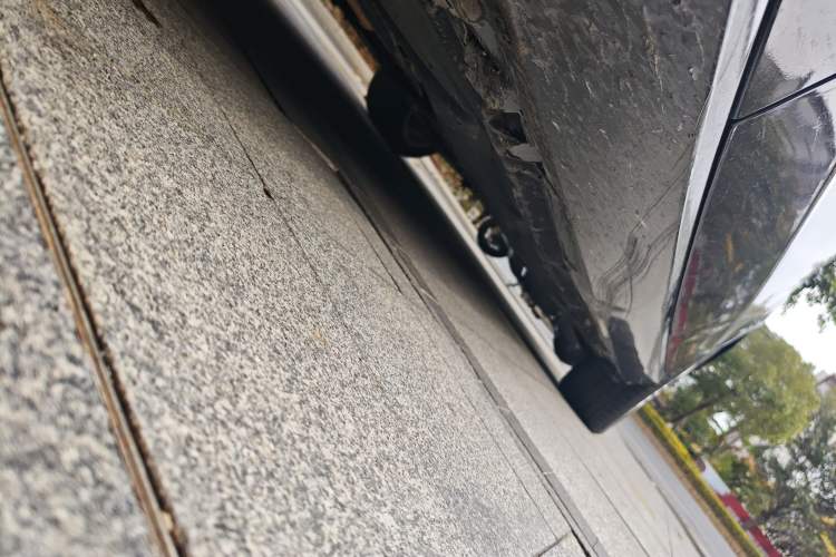 Used Mercedes-Benz E-Class 2010 E 300 L Fashion Model Chassis Front Left