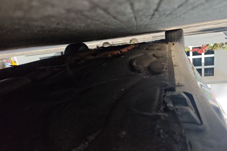 Used Mercedes-Benz E-Class 2010 E 300 L Fashion Model Chassis Rear Left