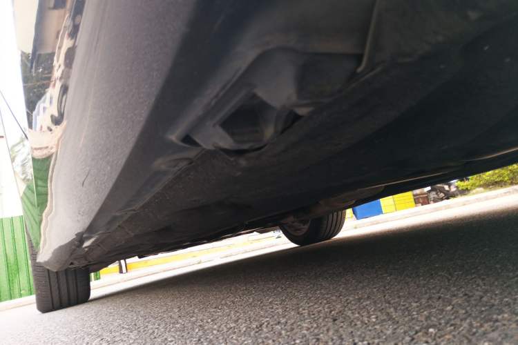 Used Mercedes-Benz E-Class 2010 E 200 CGI Elegant Model Chassis Rear Left