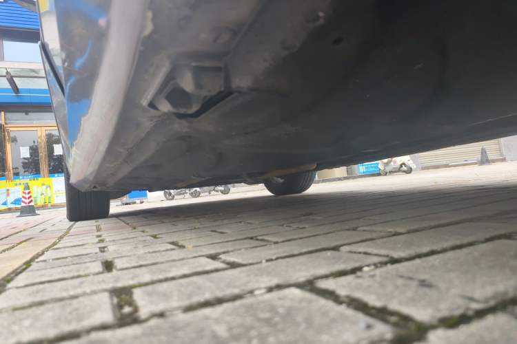 Used Mercedes-Benz E-Class 2010 E 300 L Fashion Model Chassis Rear Left