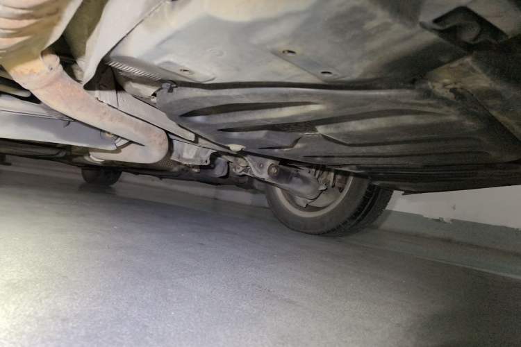 Used Mercedes-Benz E-Class 2010 E 200 CGI Elegant Model Chassis Rear Left