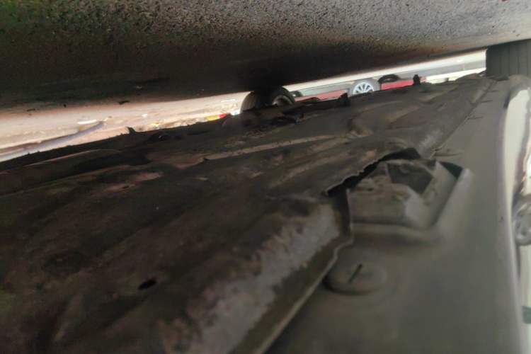 Used Mercedes-Benz E-Class 2010 E 300 L Fashion Model Chassis Rear Left