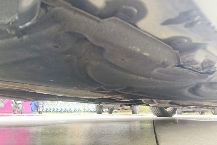 Used Mercedes-Benz E-Class 2010 E 300 L Fashion Model Chassis Rear Right