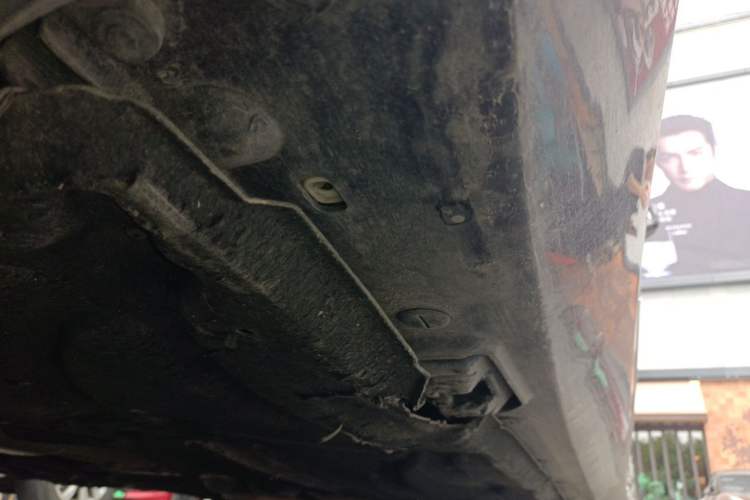 Used Mercedes-Benz E-Class 2010 E 300 L Fashion Model Chassis Rear Right