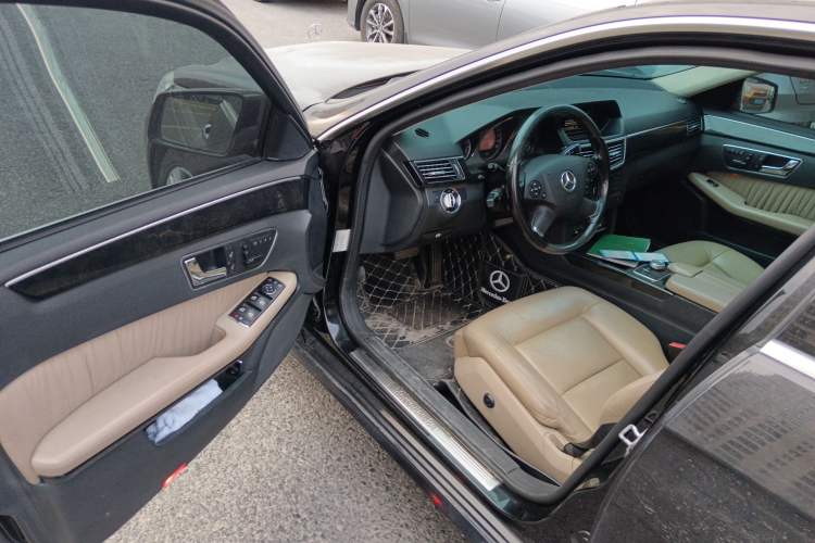 Used Mercedes-Benz E-Class 2010 E 300 Fashion Luxury Edition Driver Seat