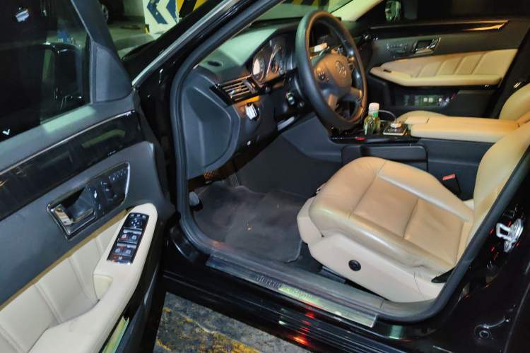 Used Mercedes-Benz E-Class 2010 E 300 L Fashion Model Driver Seat