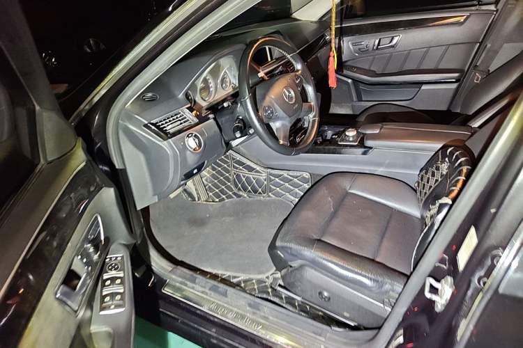Used Mercedes-Benz E-Class 2010 E 300 L Fashion Model Driver Seat