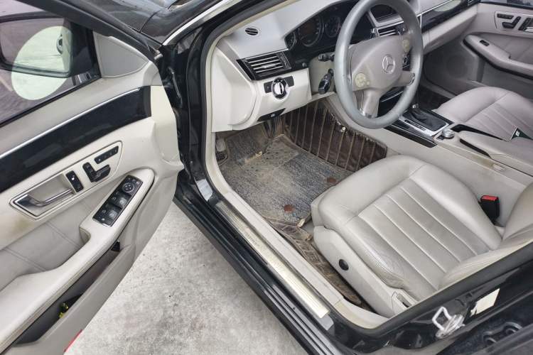 Used Mercedes-Benz E-Class 2010 E 200 CGI Elegant Model Driver Seat