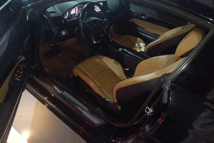 Used Mercedes-Benz E-Class 2010 E 260 CGI Coupe Driver Seat