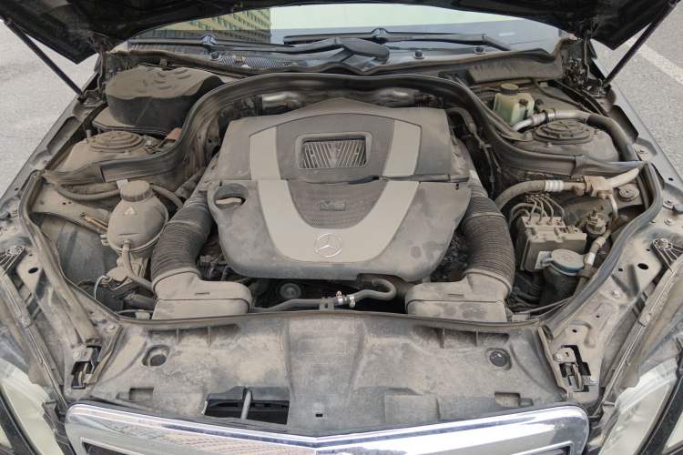 Used Mercedes-Benz E-Class 2010 E 300 Fashion Luxury Edition Engine Bay