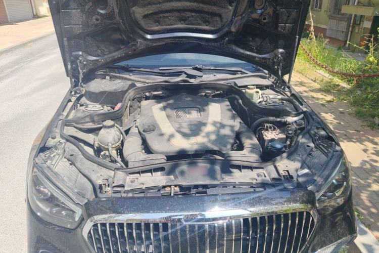 Used Mercedes-Benz E-Class 2010 E 300 L Fashion Model Engine Bay