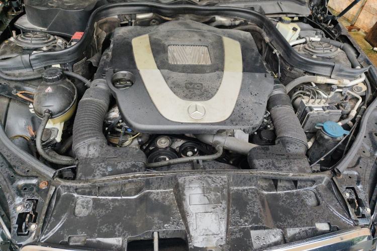 Used Mercedes-Benz E-Class 2010 E 300 Fashion Luxury Edition Engine Bay