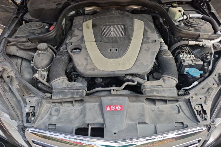 Used Mercedes-Benz E-Class 2010 E 300 L Fashion Model Engine Bay