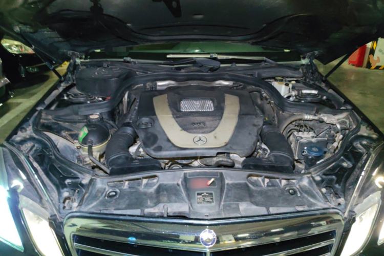 Used Mercedes-Benz E-Class 2010 E 300 L Fashion Model Engine Bay