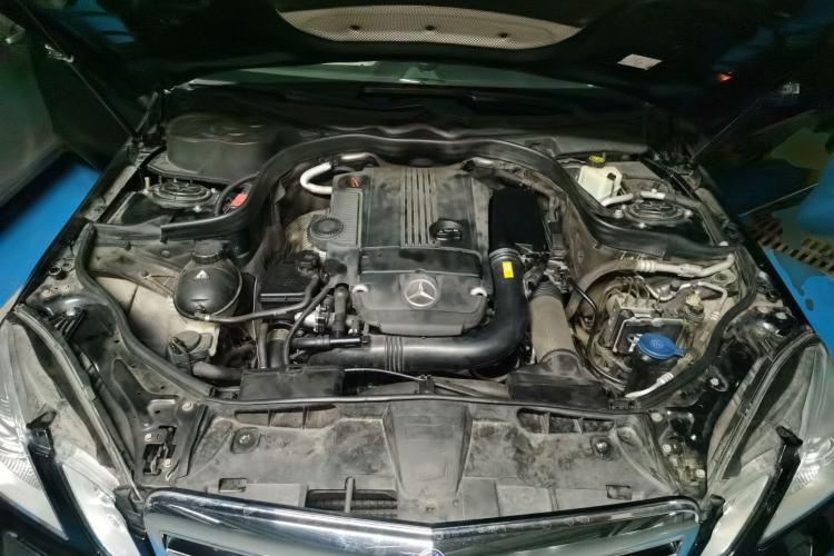 Used Mercedes-Benz E-Class 2010 E 260 CGI Fashion Model Engine Bay