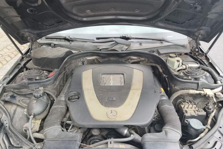 Used Mercedes-Benz E-Class 2010 E 300 Elegant Luxury Edition Engine Bay