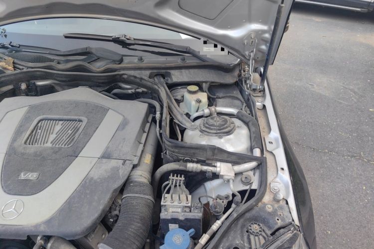 Used Mercedes-Benz E-Class 2010 E 300 L Fashion Model Engine Bay Left