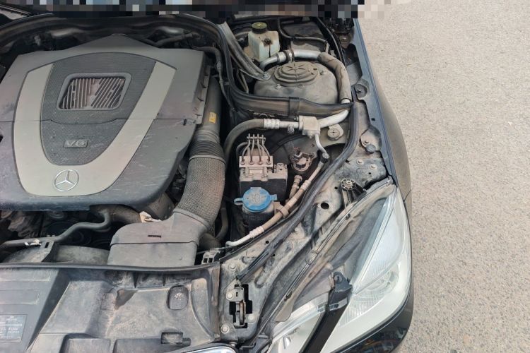 Used Mercedes-Benz E-Class 2010 E 300 L Fashion Model Engine Bay Left
