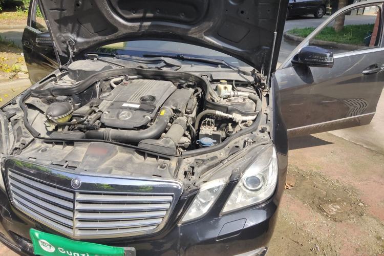 Used Mercedes-Benz E-Class 2010 E 260 L CGI Elegant Model Engine Bay Left