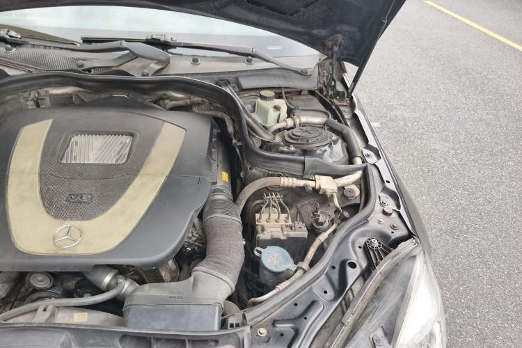 Used Mercedes-Benz E-Class 2010 E 300 Elegant Luxury Edition Engine Bay Left