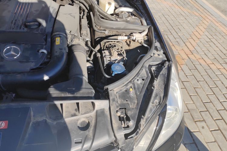 Used Mercedes-Benz E-Class 2010 E 260 CGI Coupe Engine Bay Left